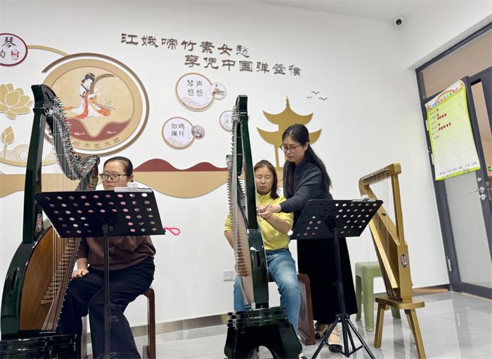 青年夜校解锁“夜学+社交”的多巴胺生活