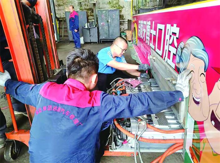 50辆客车客流高峰时随时投运