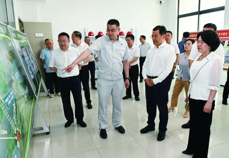 黎勇调研白涛工业园区临港片区重点企业和重点项目建设