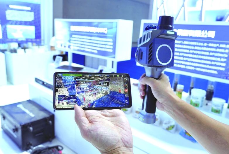 “涪陵造”新品首秀西洽会 项目签约资金162.07亿元