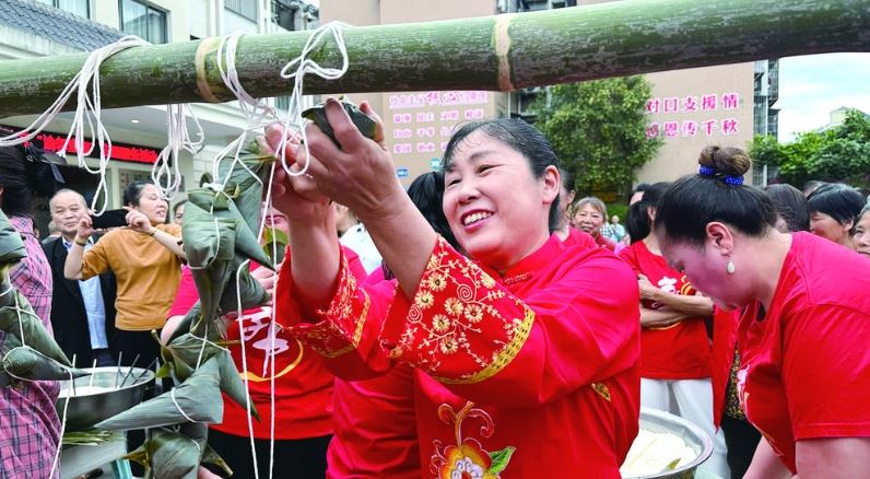 共享节日温馨 彰显家国情怀