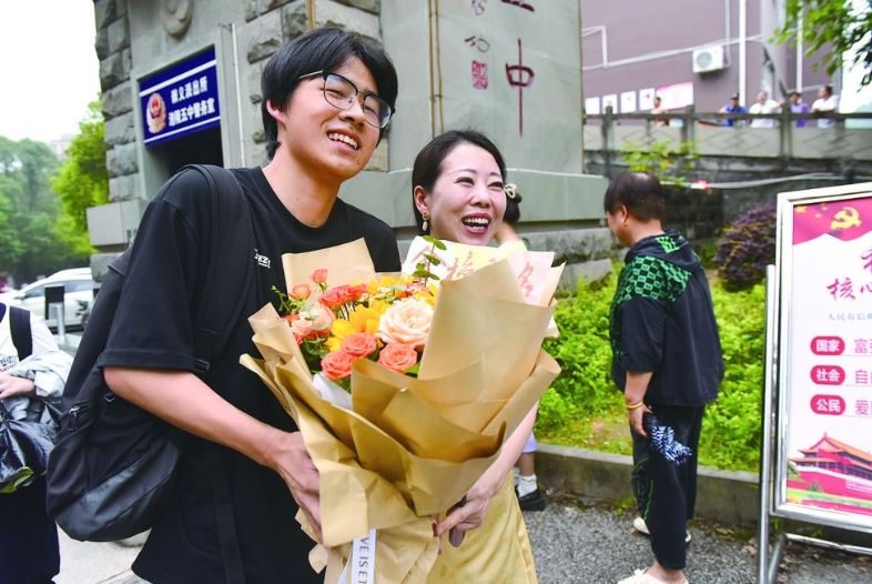 涪陵8264名考生参加高考  从容应对 以青春之名赴梦想之约