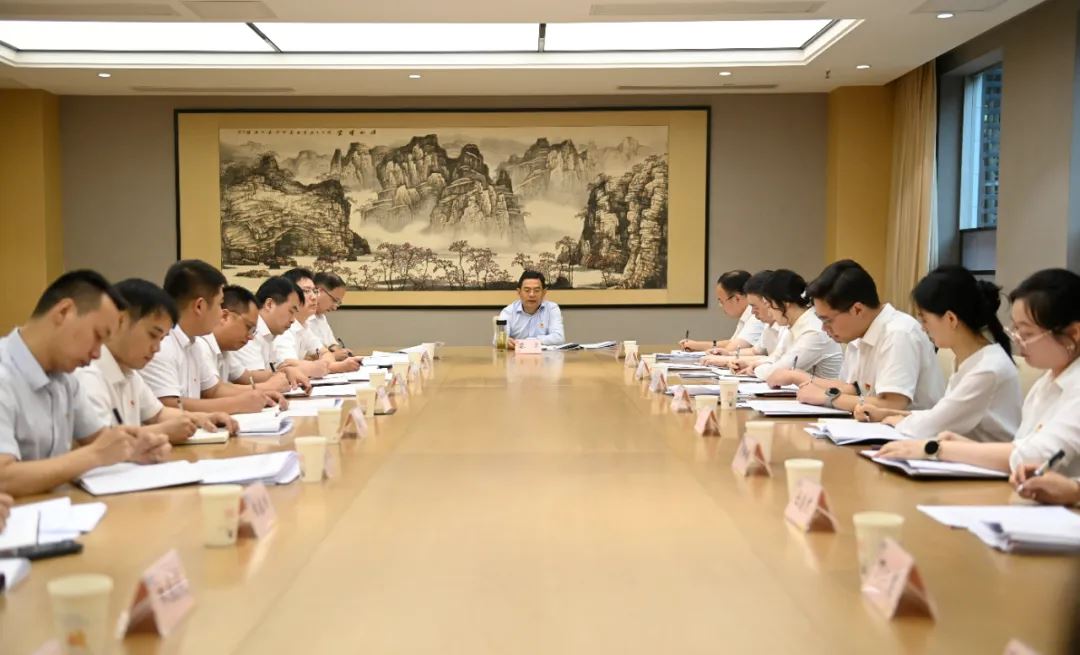 黎勇参加所在党支部7月主题党日暨深入贯彻中央八项规定精神学习教育交流讨论会