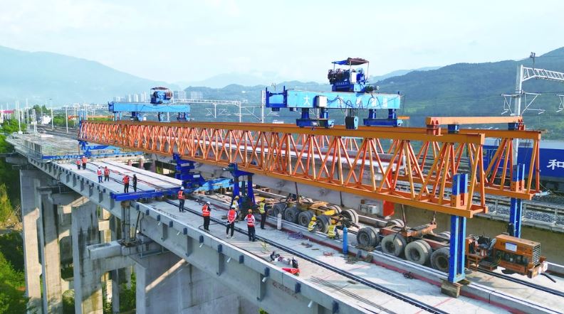 重庆白涛工业园区铁路专用线全线T梁架设完工