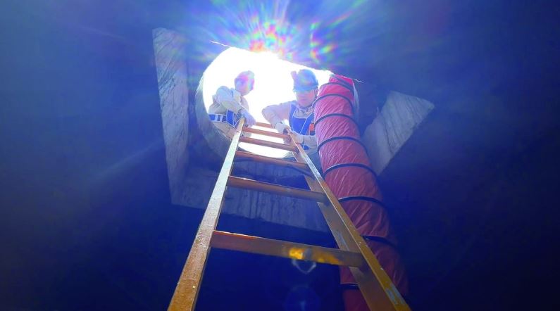 带冰巡检守护地下电缆