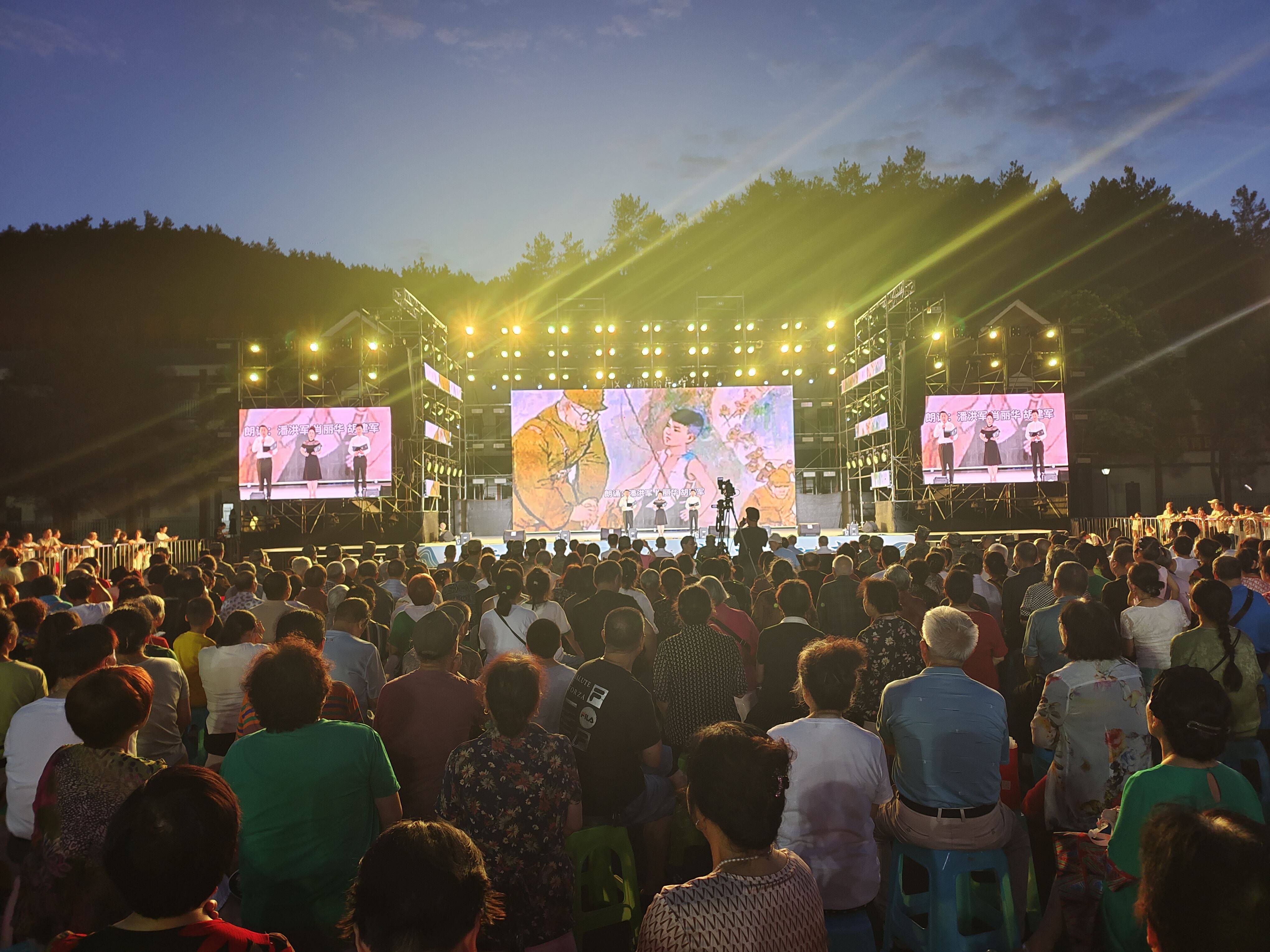 涪陵举办全民国防教育朗诵音乐会