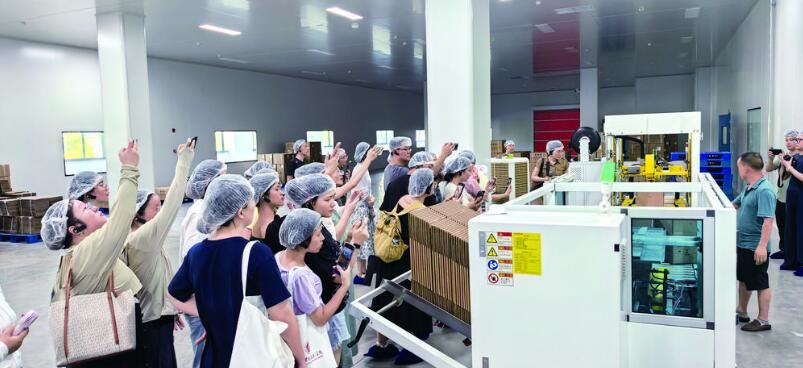 专家教师团队走进首键药包 共探产教融合新路径