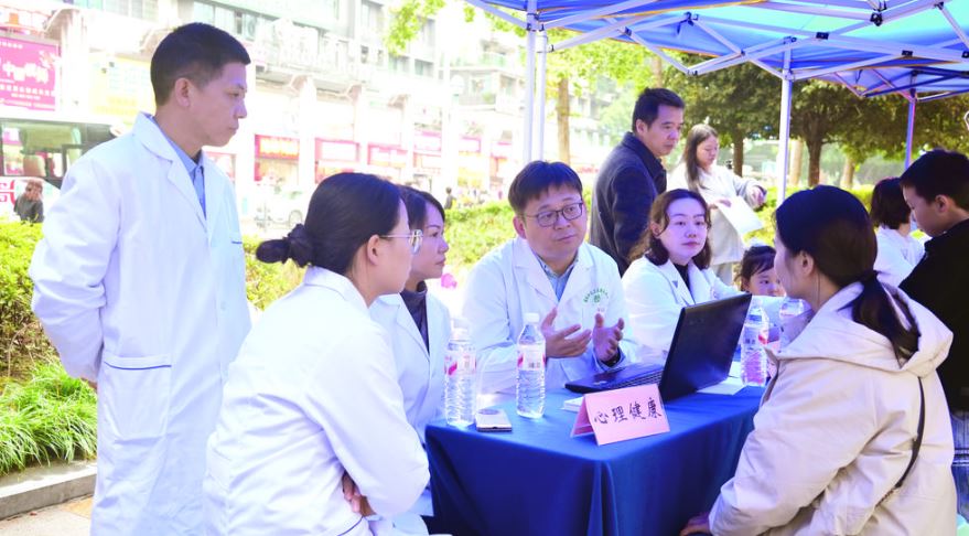 杭涪医疗专家跨区域协作 携手义诊惠民暖心