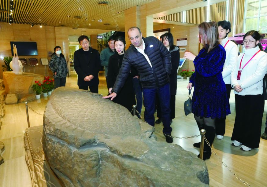 埃及最高文物委员会秘书长穆罕默德·伊斯玛仪·哈利德一行参访白鹤梁水下博物馆  盛赞中埃水下遗产保护创新实践