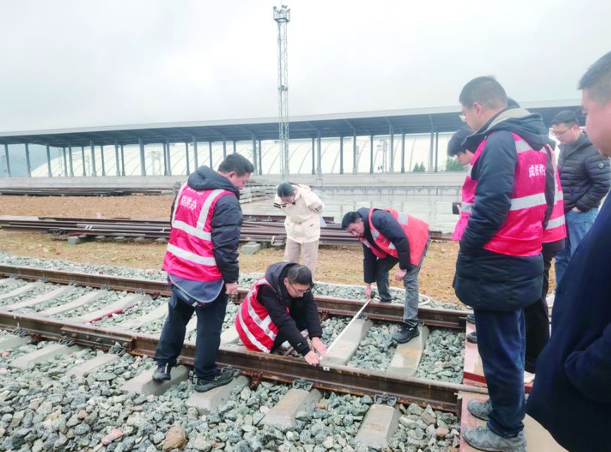 白涛化工园区铁路专用线通过竣工验收