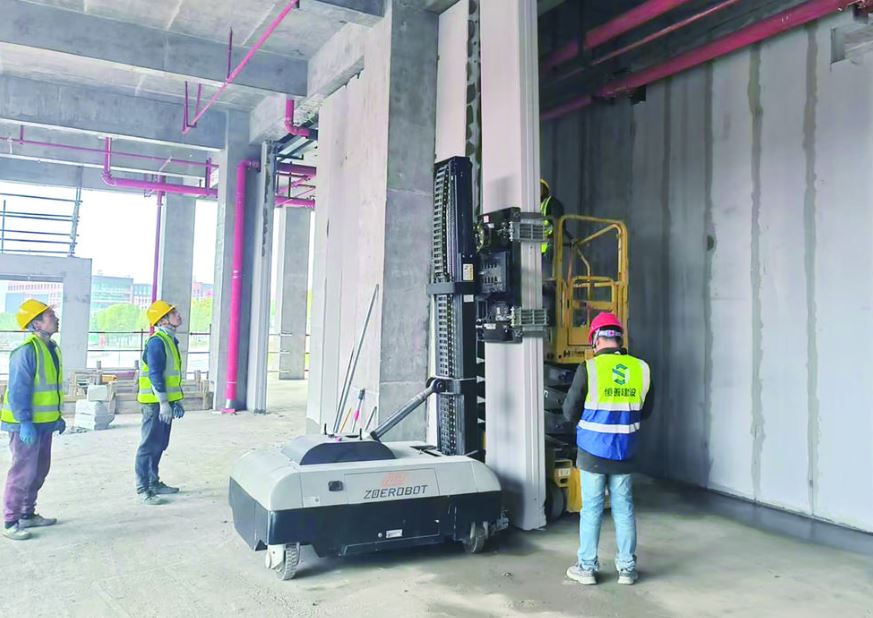 智能建造新场景 工地上的危险活可以交给它